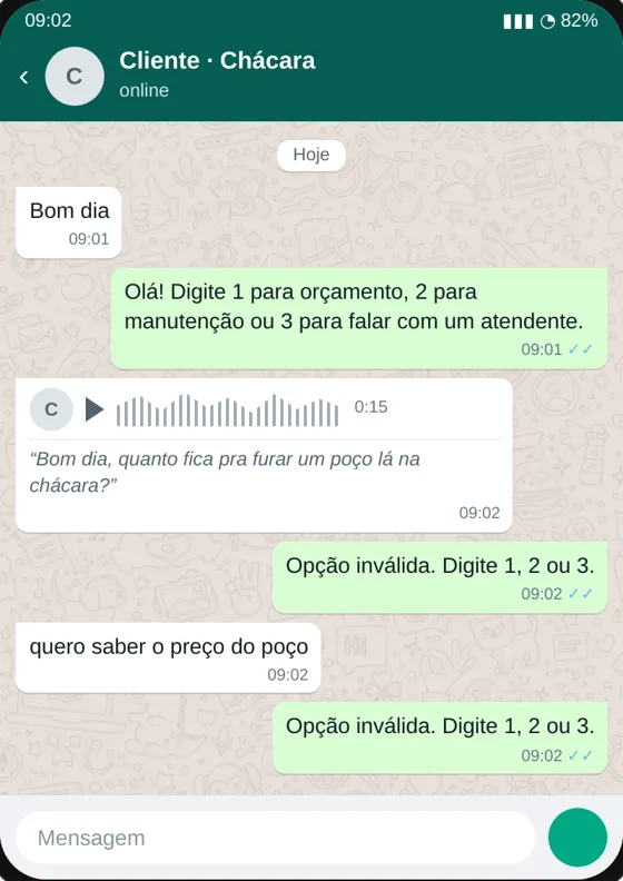 Print de WhatsApp com robô de menu: o cliente manda áudio e escreve, e o robô só responde "Opção inválida. Digite 1, 2 ou 3"