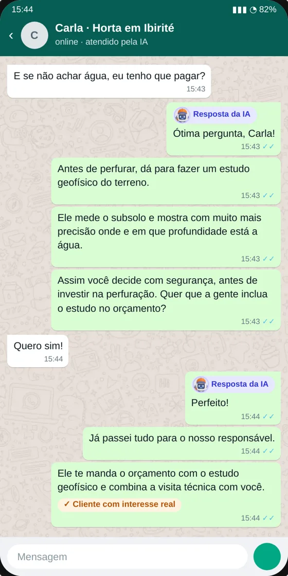 Print de WhatsApp: a cliente pergunta se paga caso não ache água e a IA explica o estudo geofísico antes da perfuração